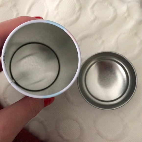 FREE W PURCHASE L’Occitane Tin - Picture 5 of 8